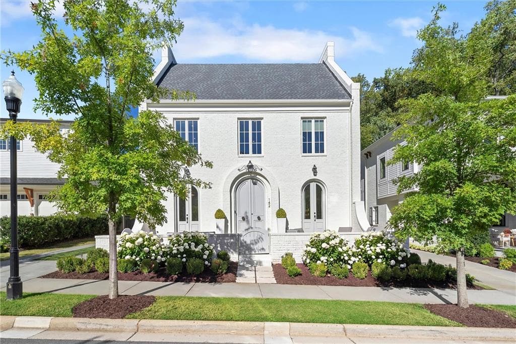 4 bedroom, 5 bathroom, 4,085 sq ft single family residence under contract at 142 Weyhill Court, Alpharetta, GA 30009