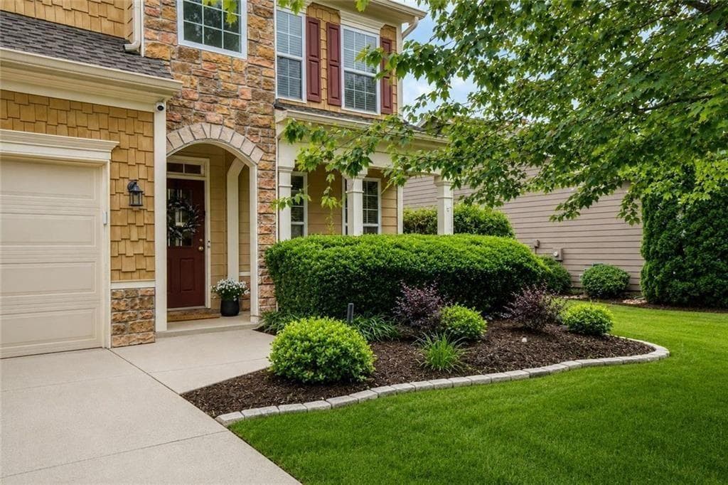 4 bedroom, 3 bathroom, 2,849 sq ft single family residence for sale at 5180 Fieldgate Ridge Drive, Cumming, GA 30028 — photo 3