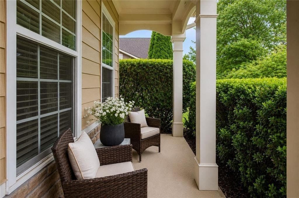 4 bedroom, 3 bathroom, 2,849 sq ft single family residence for sale at 5180 Fieldgate Ridge Drive, Cumming, GA 30028 — photo 4