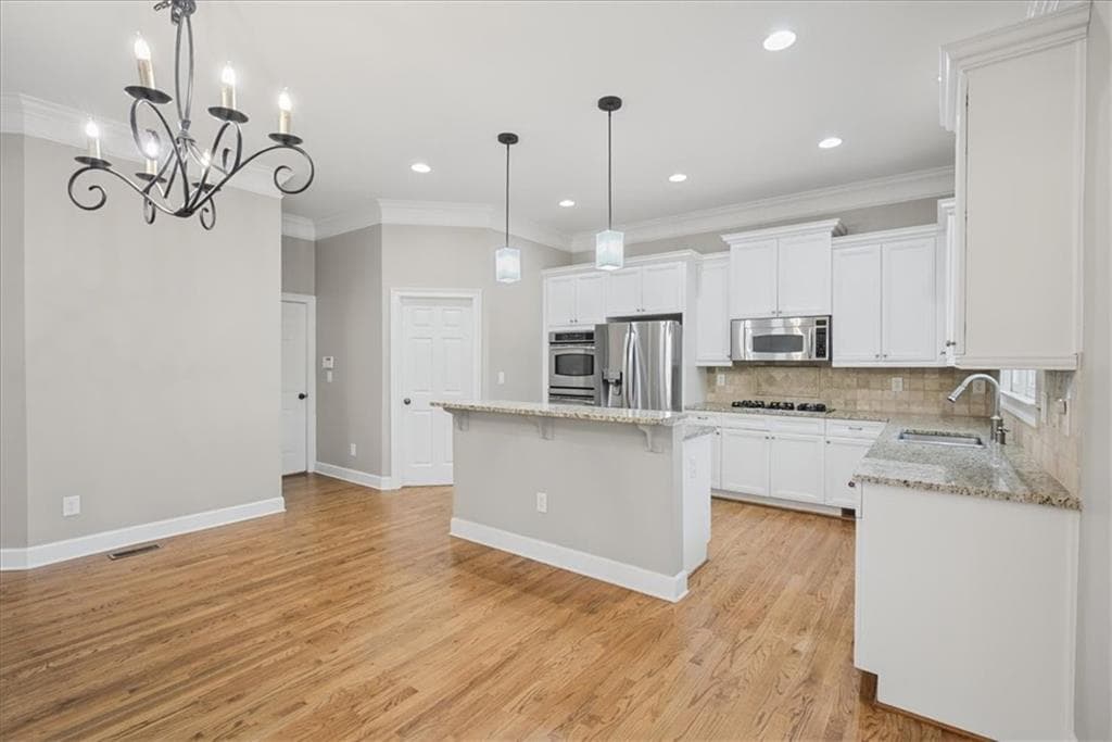 5 bedroom, 6 bathroom, 5,560 sq ft single family residence for sale at 475 Trowgate Lane, Atlanta, GA 30350 — photo 8
