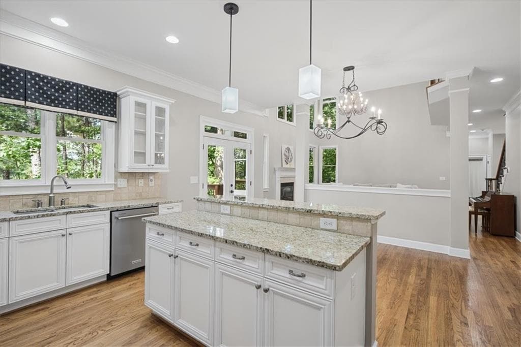 5 bedroom, 6 bathroom, 5,560 sq ft single family residence for sale at 475 Trowgate Lane, Atlanta, GA 30350 — photo 9