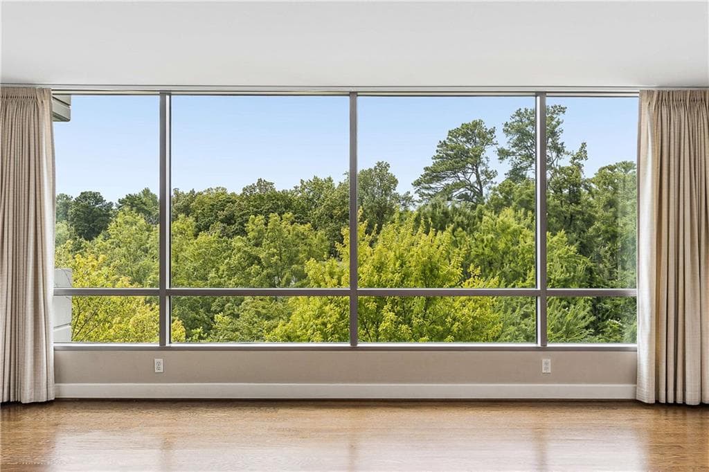 3 bedroom, 3 bathroom, 1,940 sq ft condominium for sale at 700 Park Regency Place 707, Atlanta, GA 30326 — photo 6