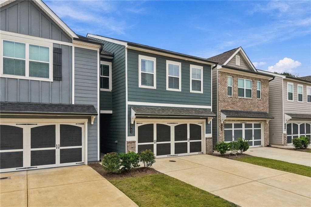 3 bedroom, 3 bathroom, 1,912 sq ft townhouse for sale at 5313 Melbourne Lane, Flowery Branch, GA 30542 — photo 4