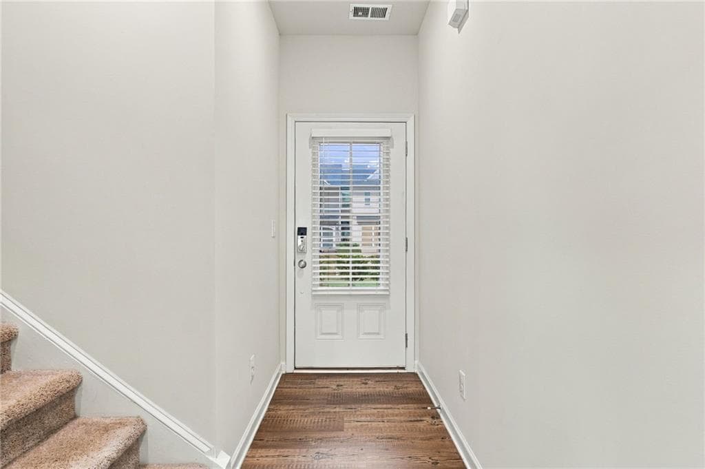 3 bedroom, 3 bathroom, 1,912 sq ft townhouse for sale at 5313 Melbourne Lane, Flowery Branch, GA 30542 — photo 6
