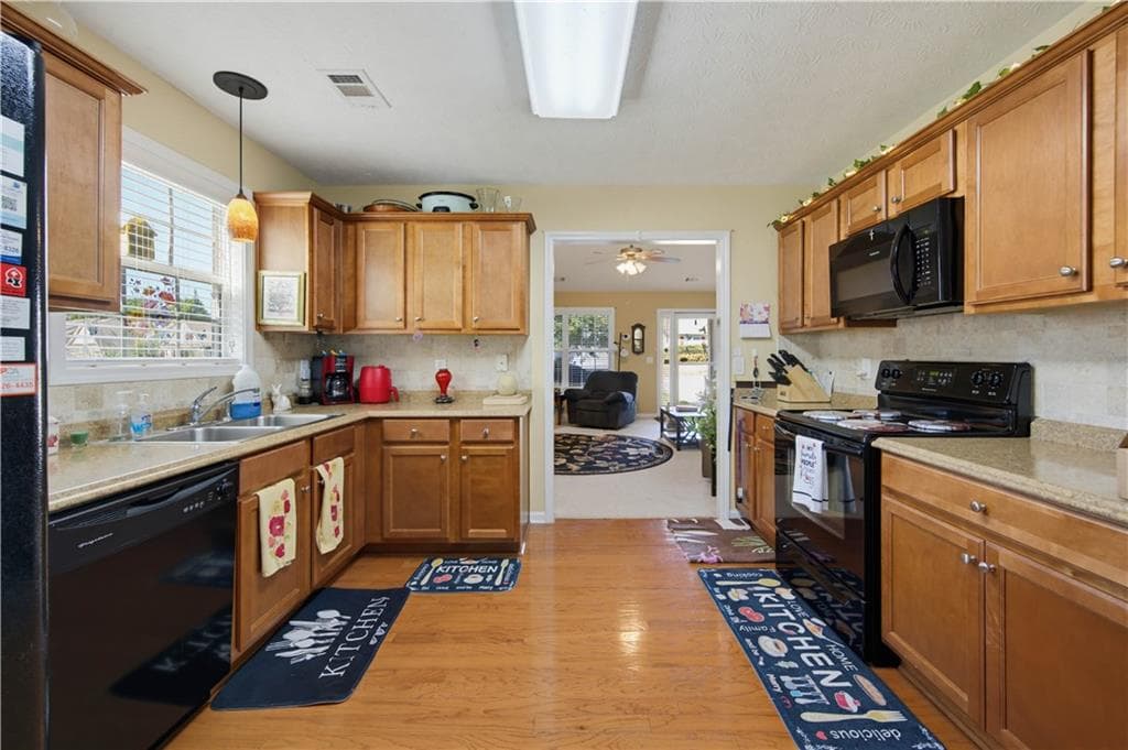 2 bedroom, 2 bathroom, 1,338 sq ft single family residence for sale at 670 Majesty Crossing, Winder, GA 30680 — photo 8