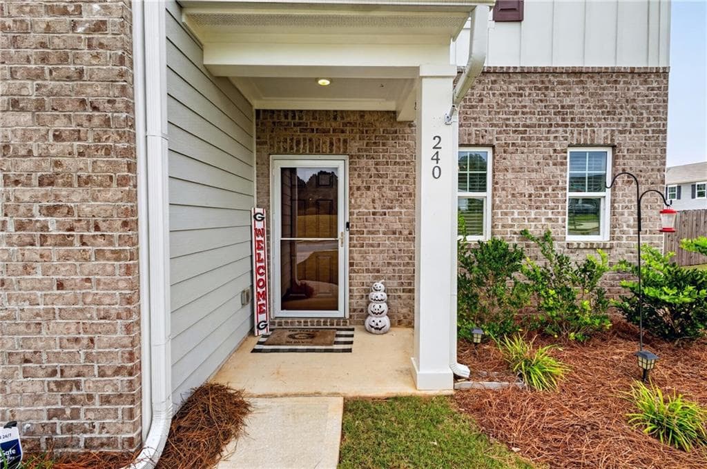 4 bedroom, 3 bathroom, 2,232 sq ft single family residence for sale at 240 River Branch Way, Hoschton, GA 30548 — photo 3