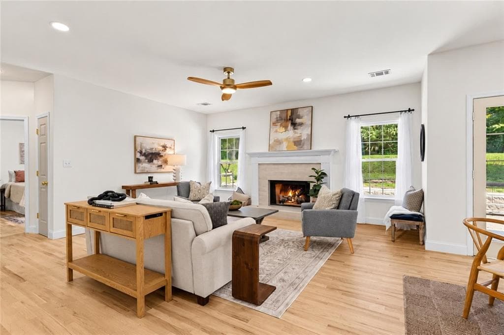 5 bedroom, 3 bathroom, 3,266 sq ft single family residence under contract at 4049 Due West Road, Marietta, GA 30064 — photo 8