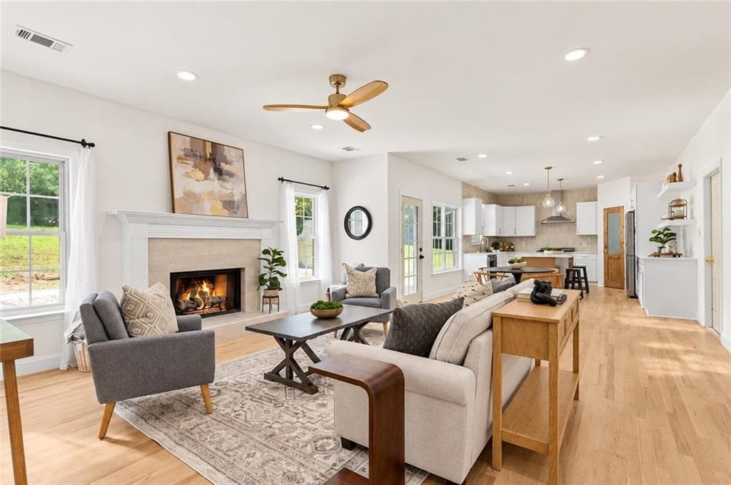5 bedroom, 3 bathroom, 3,266 sq ft single family residence under contract at 4049 Due West Road, Marietta, GA 30064 — photo 9