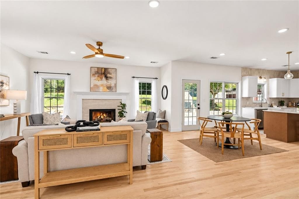 5 bedroom, 3 bathroom, 3,266 sq ft single family residence under contract at 4049 Due West Road, Marietta, GA 30064 — photo 10