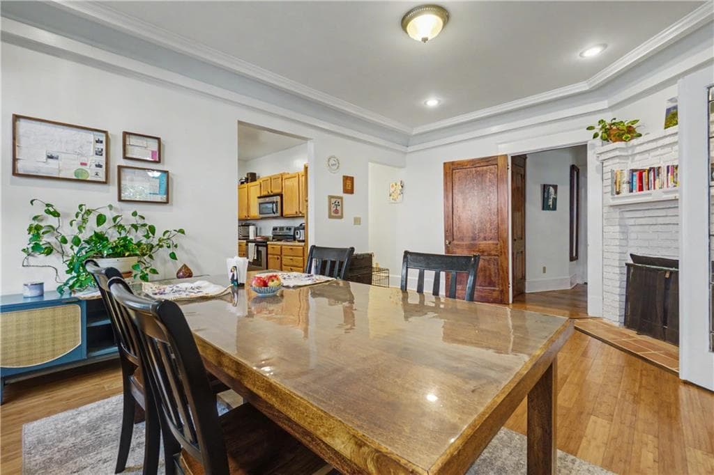 2 bedroom, 2 bathroom, 1,810 sq ft single family residence for sale at 957 Saint Charles Avenue, Atlanta, GA 30306 — photo 7