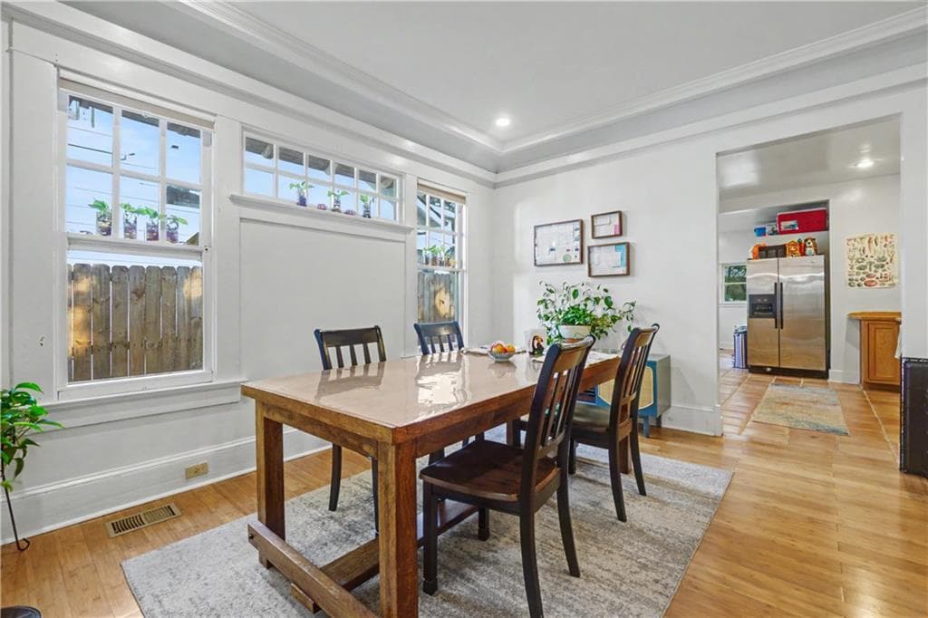 2 bedroom, 2 bathroom, 1,810 sq ft single family residence for sale at 957 Saint Charles Avenue, Atlanta, GA 30306 — photo 8