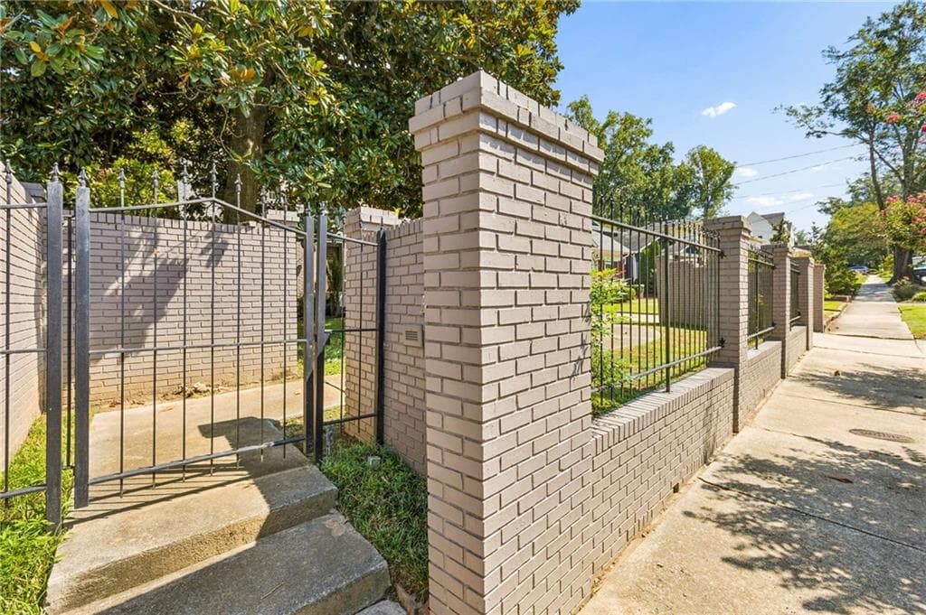 4 bedroom, 5 bathroom, 2,965 sq ft single family residence for sale at 1515 N Morningside Drive, Atlanta, GA 30306 — photo 4