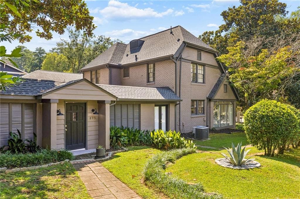 4 bedroom, 5 bathroom, 2,965 sq ft single family residence for sale at 1515 N Morningside Drive, Atlanta, GA 30306 — photo 2