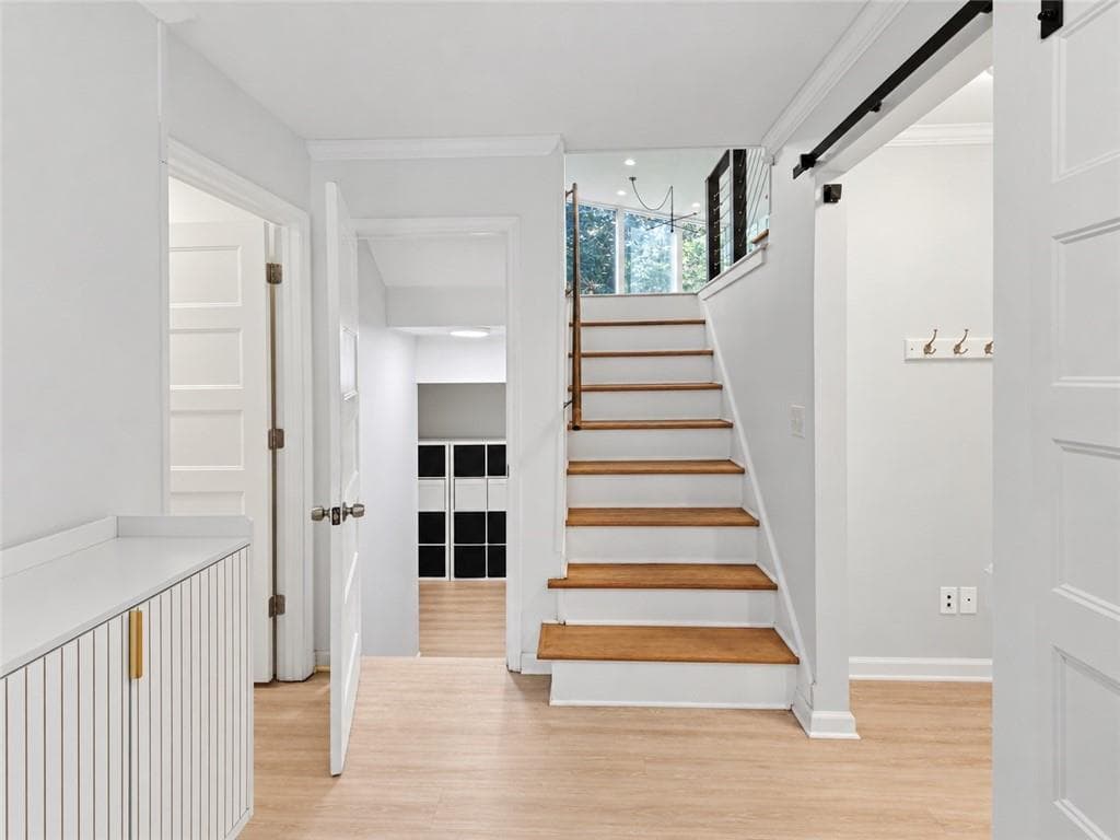 5 bedroom, 4 bathroom, 3,076 sq ft single family residence for rent at 1708 Childerlee Lane, Atlanta, GA 30329 for $4,900 a month — photo 5