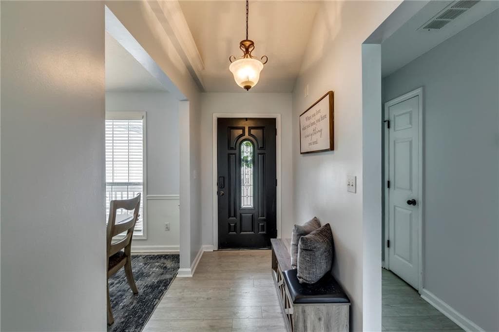 3 bedroom, 2 bathroom, 1,652 sq ft single family residence under contract at 195 Heather Woods Court, Covington, GA 30016 — photo 4
