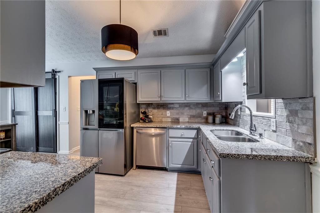 3 bedroom, 2 bathroom, 1,652 sq ft single family residence under contract at 195 Heather Woods Court, Covington, GA 30016 — photo 10