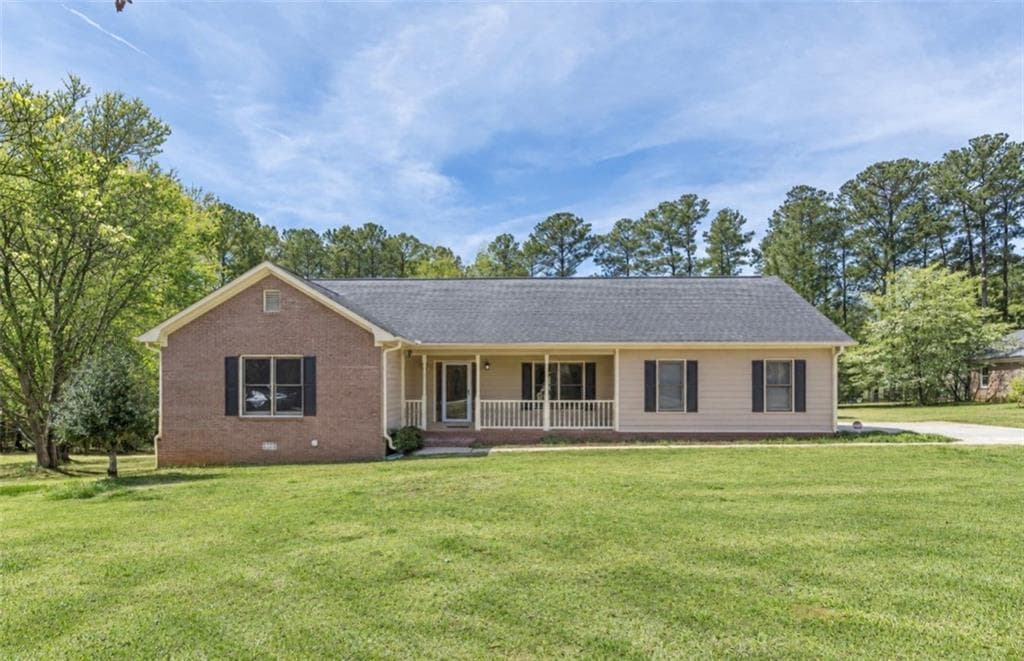 3 bedroom, 2 bathroom, 1,614 sq ft single family residence for sale at 110 Eastfield Court, Mcdonough, GA 30252