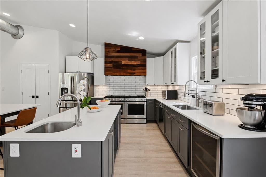 5 bedroom, 4 bathroom, 3,076 sq ft single family residence for sale at 1708 Childerlee Lane, Atlanta, GA 30329 — photo 10