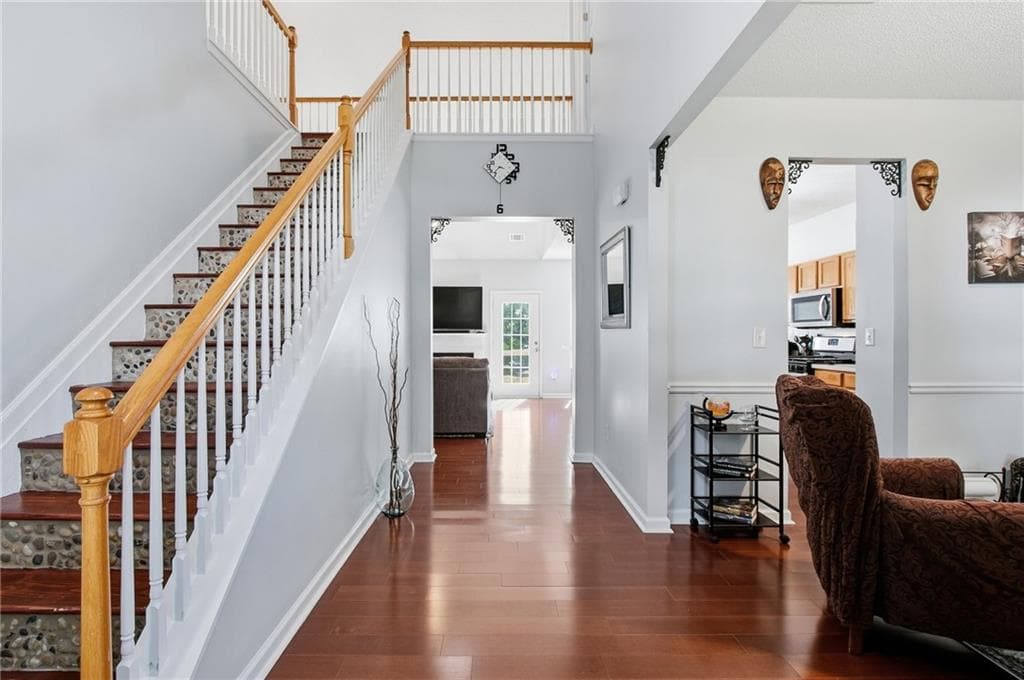 5 bedroom, 3 bathroom, 1,904 sq ft single family residence for sale at 272 Beckenham Lane, Dacula, GA 30019 — photo 4