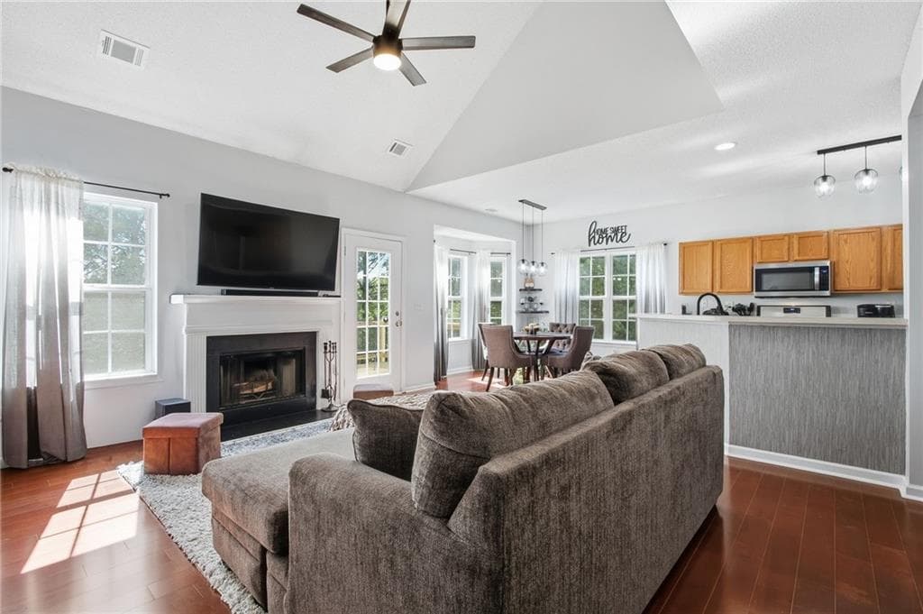 5 bedroom, 3 bathroom, 1,904 sq ft single family residence for sale at 272 Beckenham Lane, Dacula, GA 30019 — photo 10