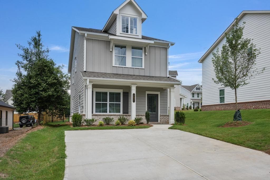 3 bedroom, 3 bathroom, 1,700 sq ft single family residence for sale at 297 Frasier Street, Marietta, GA 30060 — photo 2