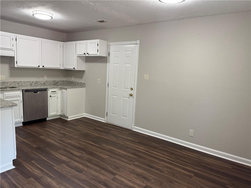 2 bedroom, 2 bathroom, 1,064 sq ft townhouse for sale at 203 Westland Circle, Marietta, GA 30064 — photo 3