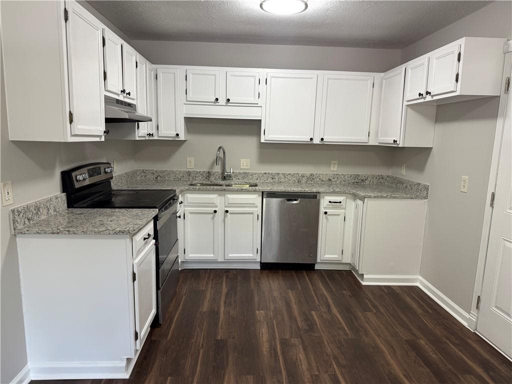 2 bedroom, 2 bathroom, 1,064 sq ft townhouse for sale at 203 Westland Circle, Marietta, GA 30064 — photo 2