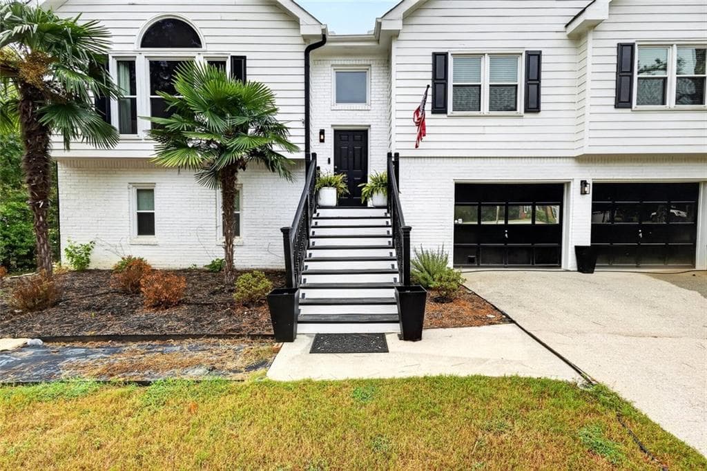 6 bedroom, 3 bathroom, 3,760 sq ft single family residence for sale at 222 Gates Mill Drive, Lawrenceville, GA 30045 — photo 4