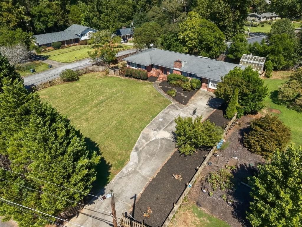 4 bedroom, 3 bathroom, 3,199 sq ft single family residence for sale at 2579 Whiteleigh Drive, Atlanta, GA 30345 — photo 2