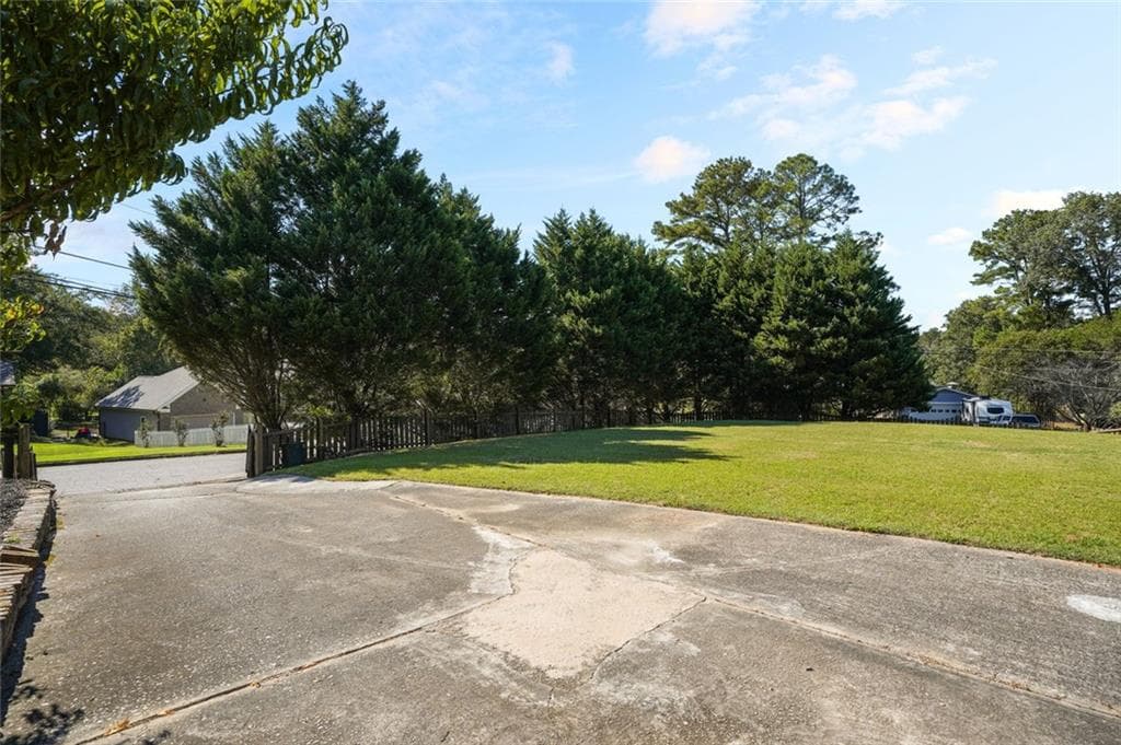 4 bedroom, 3 bathroom, 3,199 sq ft single family residence for sale at 2579 Whiteleigh Drive, Atlanta, GA 30345 — photo 6