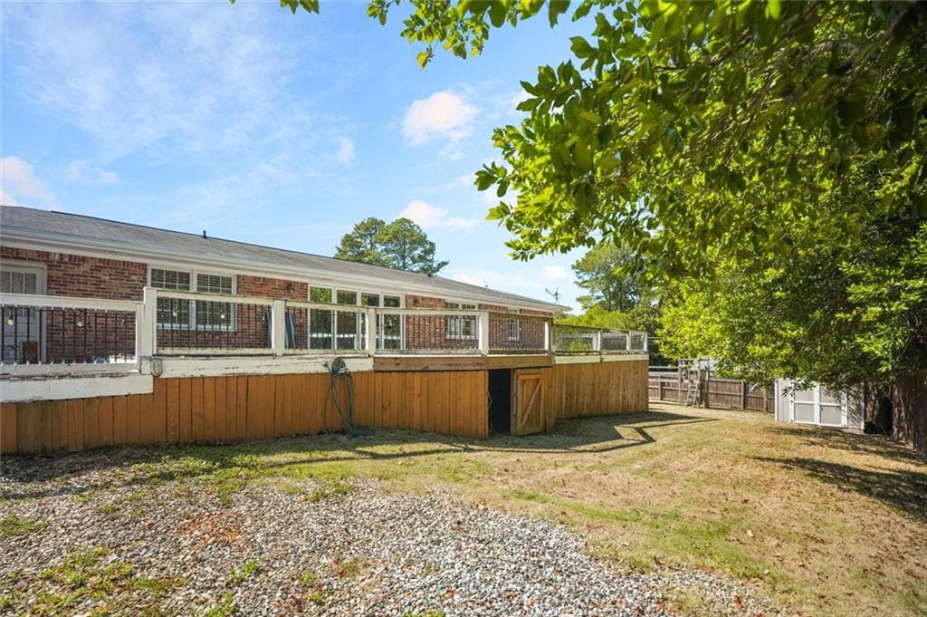 4 bedroom, 3 bathroom, 3,199 sq ft single family residence for sale at 2579 Whiteleigh Drive, Atlanta, GA 30345 — photo 7