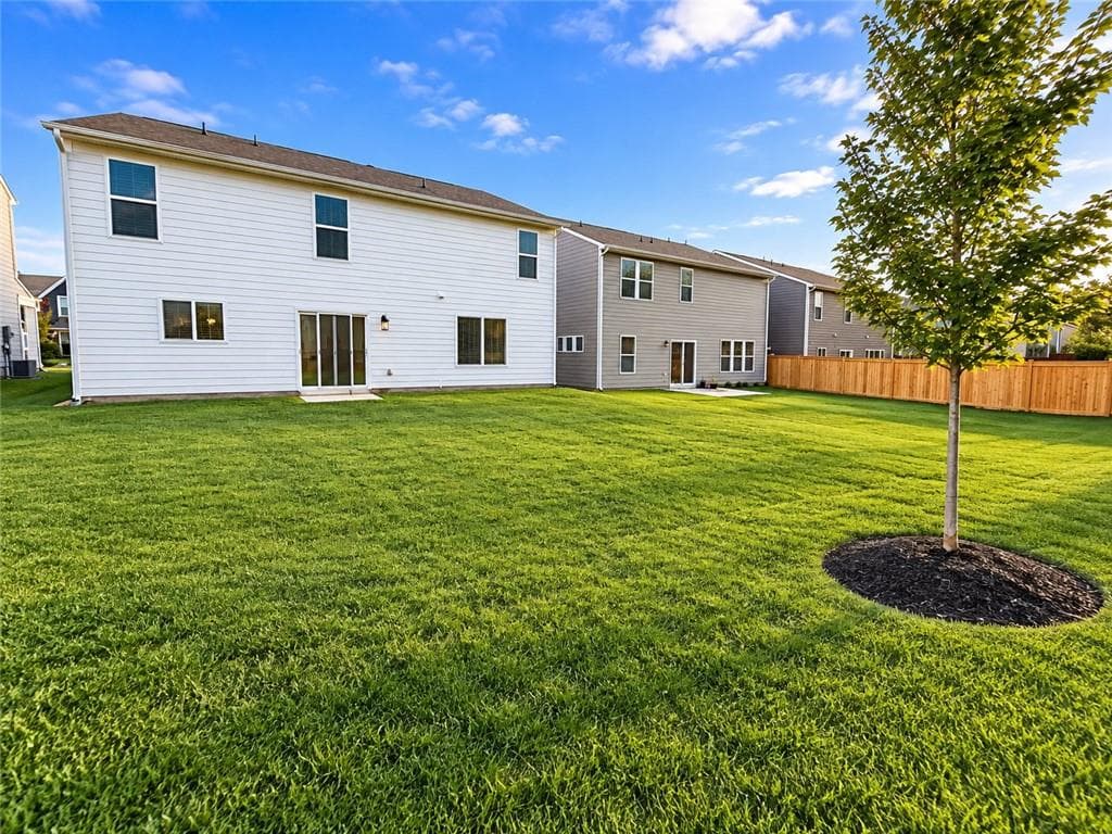 4 bedroom, 3 bathroom, 3,100 sq ft single family residence for sale at 533 Traminer Way, Braselton, GA 30517 — photo 3