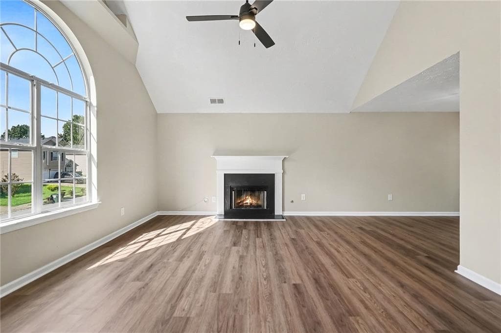 3 bedroom, 2 bathroom, 1,792 sq ft single family residence for sale at 3220 Diamond Bluff, Union City, GA 30291 — photo 6