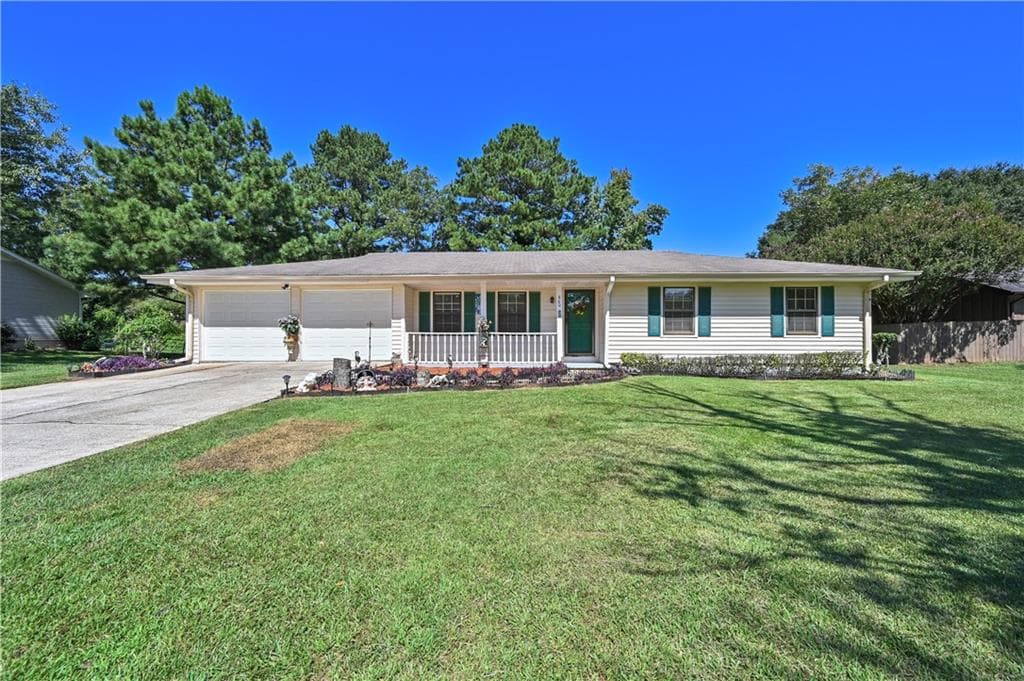 3 bedroom, 2 bathroom, 1,501 sq ft single family residence under contract at 660 Honey Creek Road, Conyers, GA 30094
