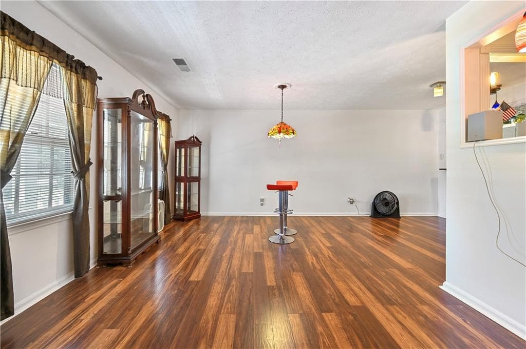 3 bedroom, 2 bathroom, 1,501 sq ft single family residence under contract at 660 Honey Creek Road, Conyers, GA 30094 — photo 7