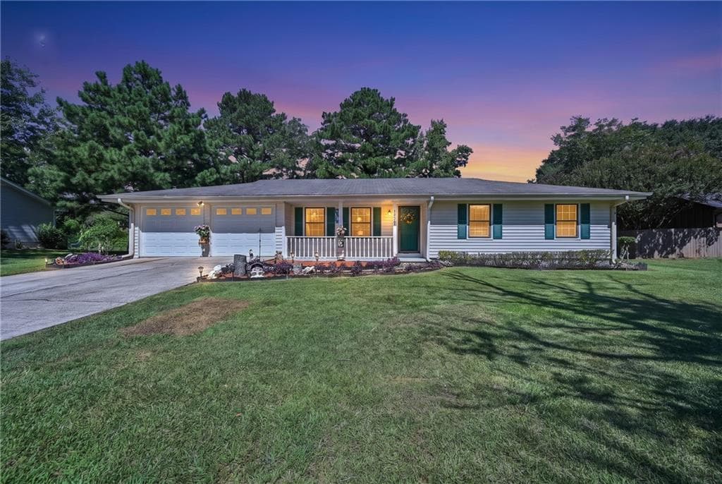3 bedroom, 2 bathroom, 1,501 sq ft single family residence under contract at 660 Honey Creek Road, Conyers, GA 30094 — photo 2