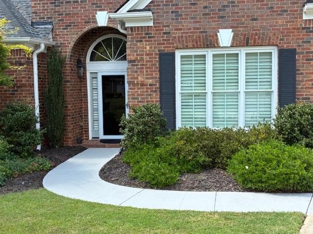 3 bedroom, 2 bathroom, 1,996 sq ft single family residence for sale at 550 Arbor North Way, Alpharetta, GA 30004 — photo 5