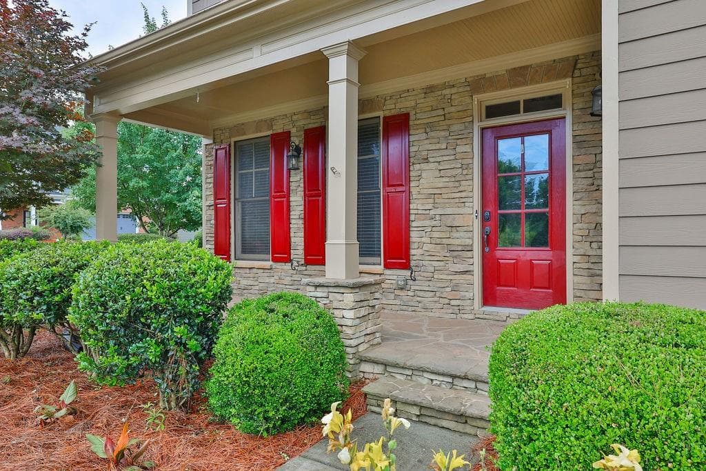 4 bedroom, 4 bathroom, 3,028 sq ft single family residence for rent at 8105 Majors Glen Court, Cumming, GA 30041 for $3,400 a month — photo 2