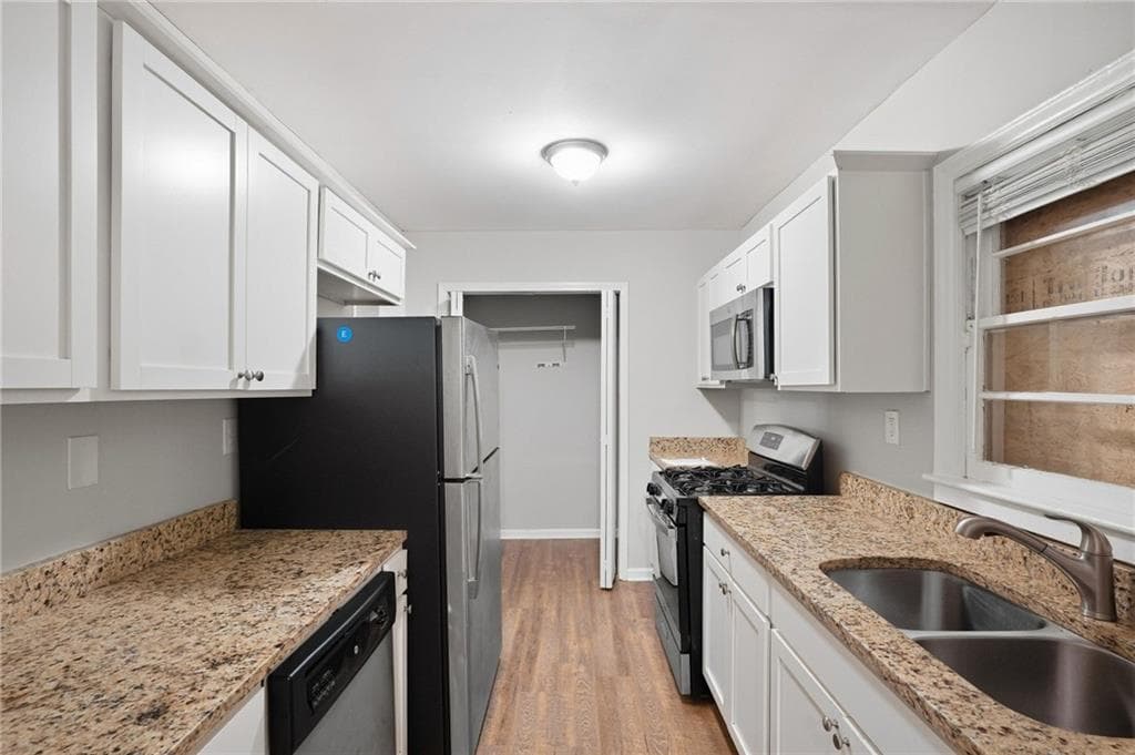 4 bedroom, 1 bathroom, 1,220 sq ft single family residence for sale at 3011 Belvedere Lane, Decatur, GA 30032 — photo 6