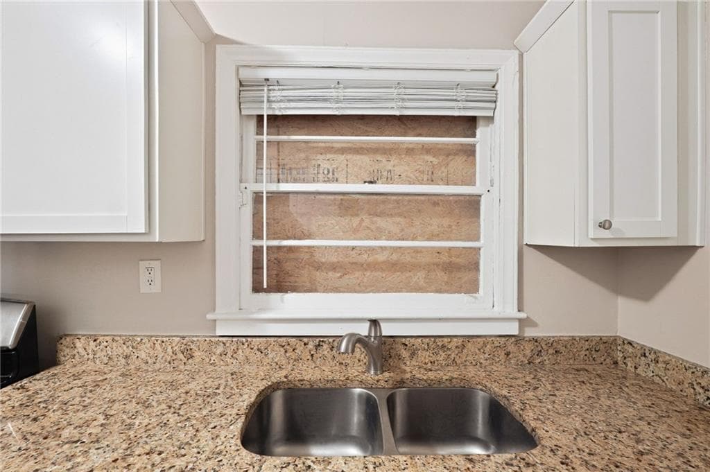 4 bedroom, 1 bathroom, 1,220 sq ft single family residence for sale at 3011 Belvedere Lane, Decatur, GA 30032 — photo 8