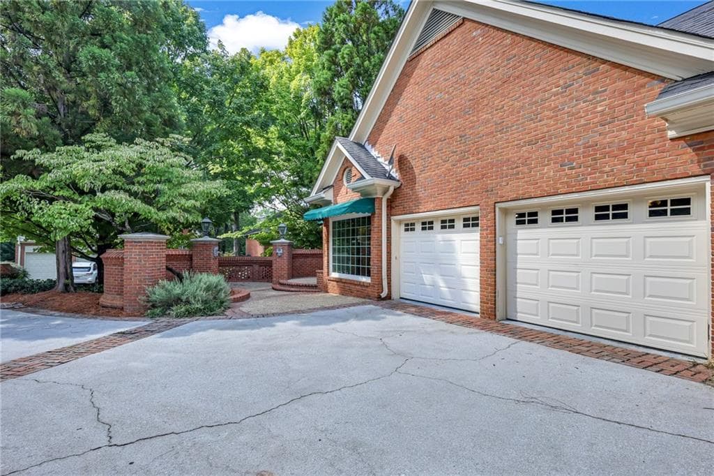 3 bedroom, 3 bathroom, 2,832 sq ft single family residence for sale at 1430 Sheridan Walk, Atlanta, GA 30324 — photo 8