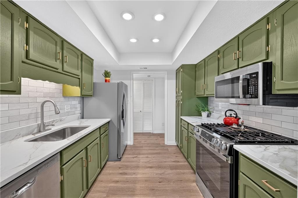 2 bedroom, 2 bathroom, 1,200 sq ft condominium for sale at 1005 Canyon Point Circle, Roswell, GA 30076 — photo 6