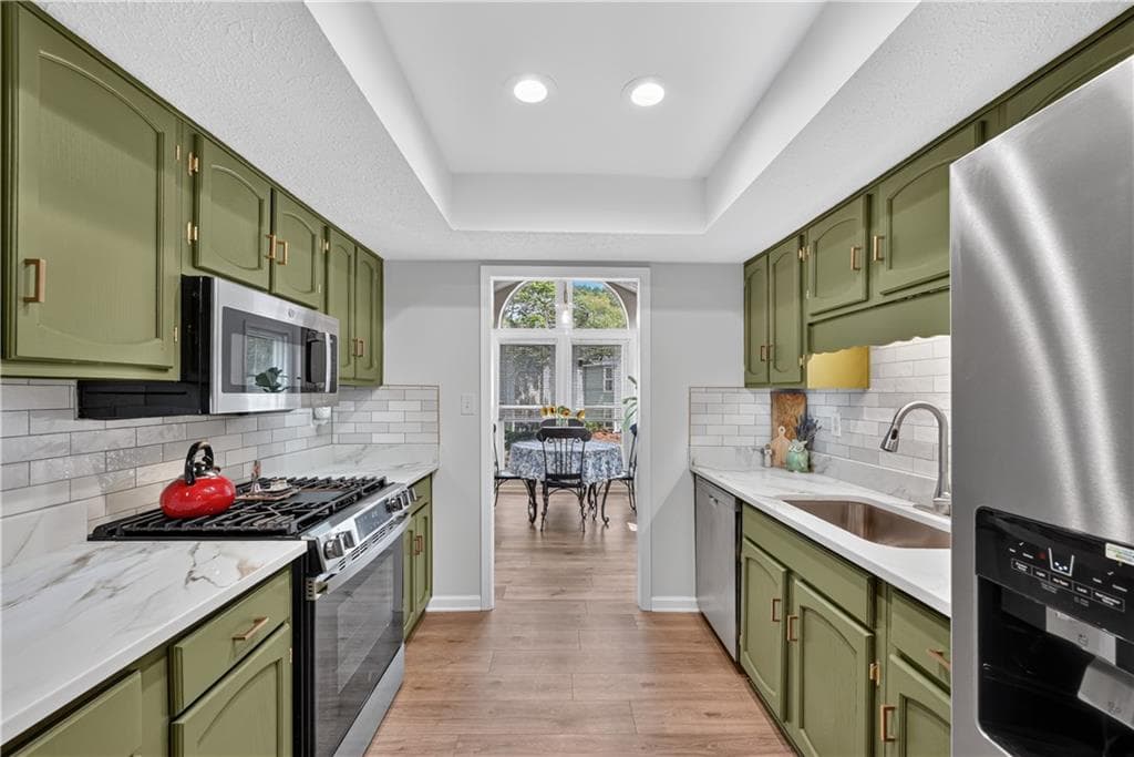 2 bedroom, 2 bathroom, 1,200 sq ft condominium for sale at 1005 Canyon Point Circle, Roswell, GA 30076 — photo 7