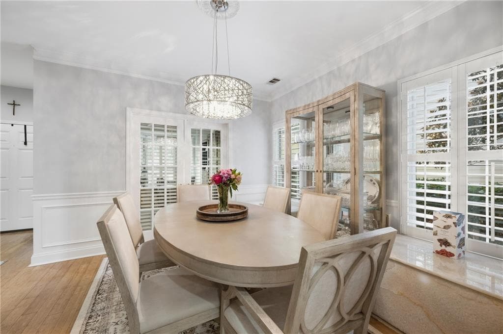 3 bedroom, 3 bathroom, 2,472 sq ft single family residence under contract at 4556 Chelton Court, Smyrna, GA 30080 — photo 6