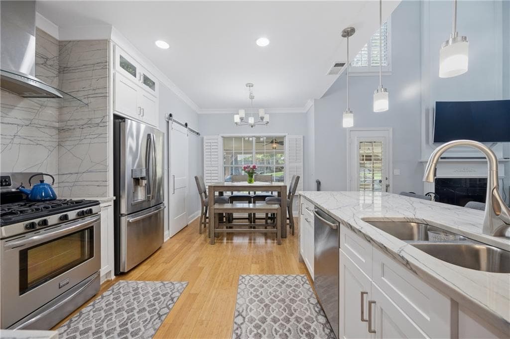 3 bedroom, 3 bathroom, 2,472 sq ft single family residence under contract at 4556 Chelton Court, Smyrna, GA 30080 — photo 7