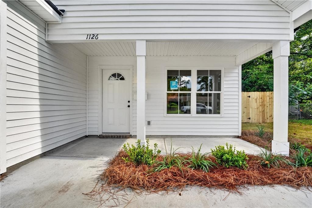3 bedroom, 2 bathroom, 1,449 sq ft single family residence for sale at 1126 E 56th Street, Savannah, GA 31404 — photo 6