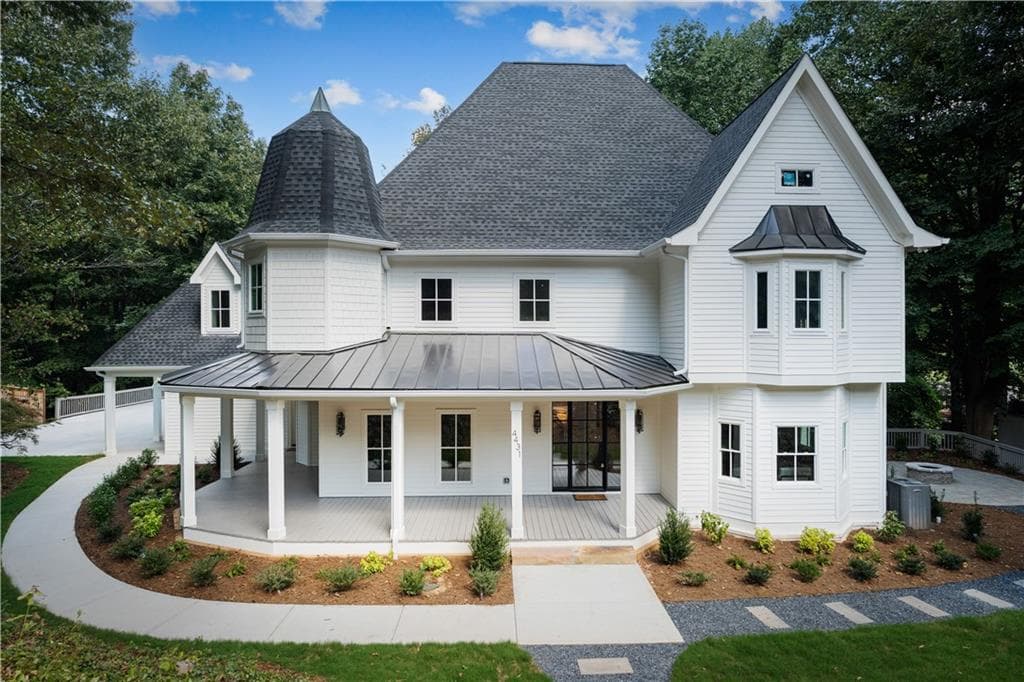 5 bedroom, 5 bathroom, 5,881 sq ft single family residence for sale at 4431 Northside Chase, Atlanta, GA 30327 — photo 1 of 59