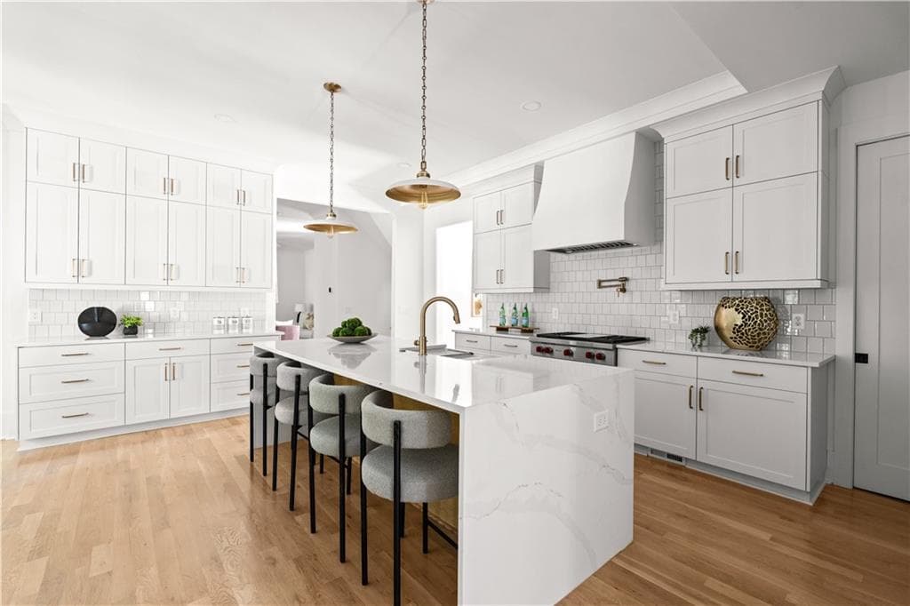 5 bedroom, 5 bathroom, 5,881 sq ft single family residence for sale at 4431 Northside Chase, Atlanta, GA 30327 — photo 7