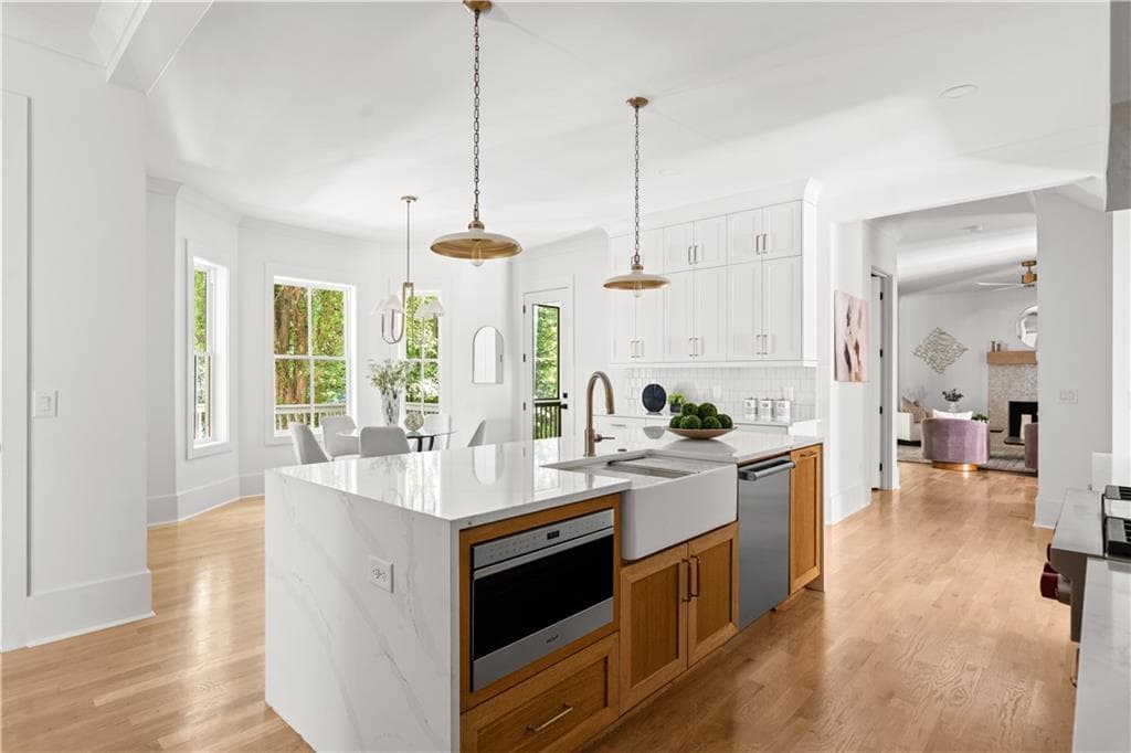 5 bedroom, 5 bathroom, 5,881 sq ft single family residence for sale at 4431 Northside Chase, Atlanta, GA 30327 — photo 10