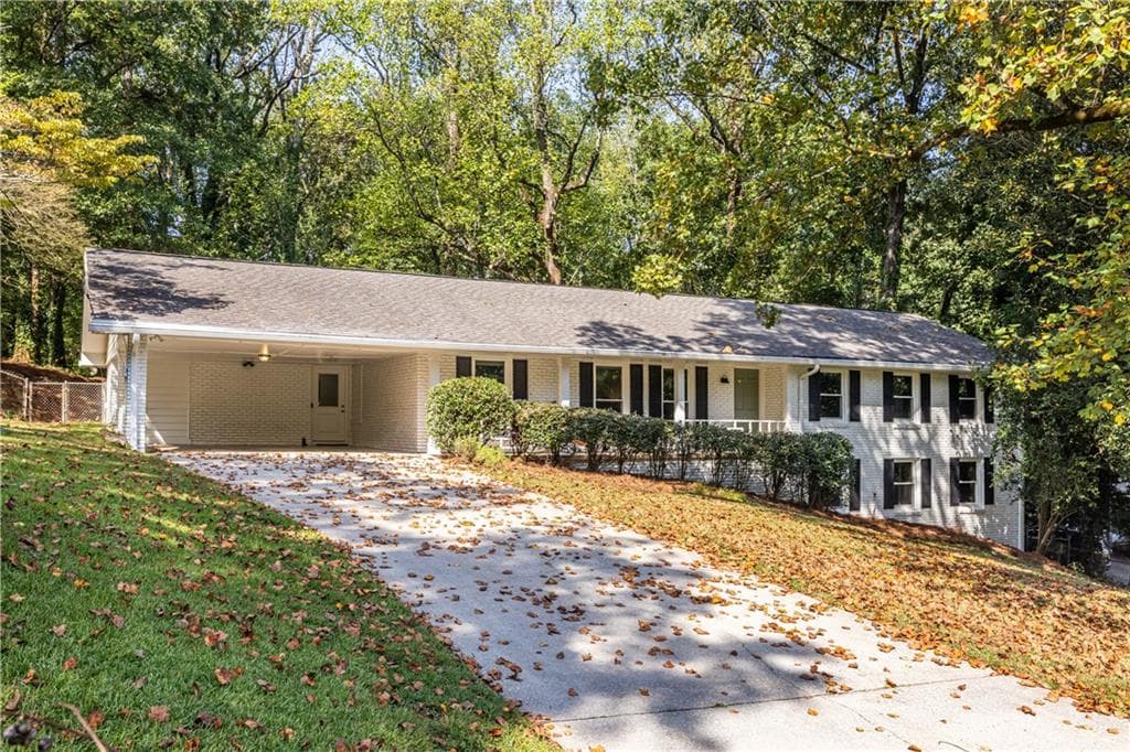 3 bedroom, 2 bathroom, 2,488 sq ft single family residence for sale at 1590 Knob Hill Drive, Atlanta, GA 30329 — photo 2